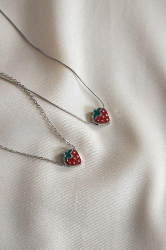 گردنبند توت فرنگی ترند بهاری🍓